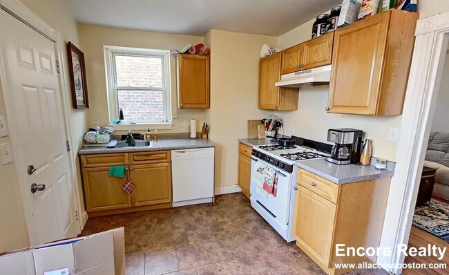 69 S Huntington Ave Unit 3