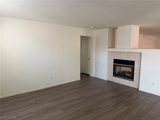 Photo - 203 Lynbrook St