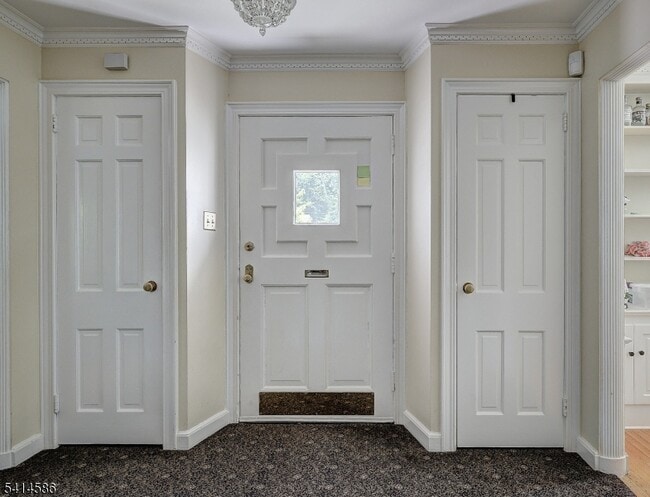 Photo - 548 Hartford Ct