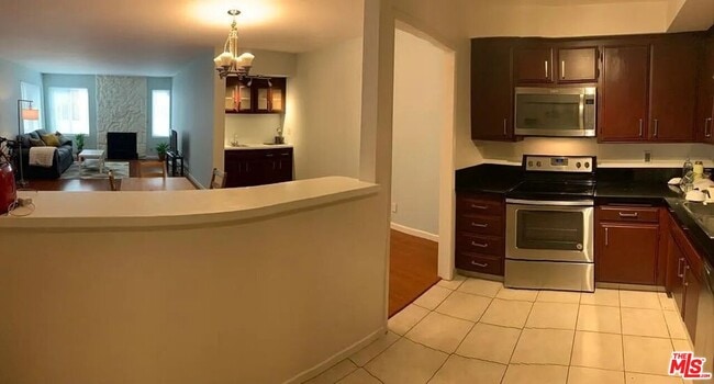 Photo - 1262 S Barrington Ave Unidad 203