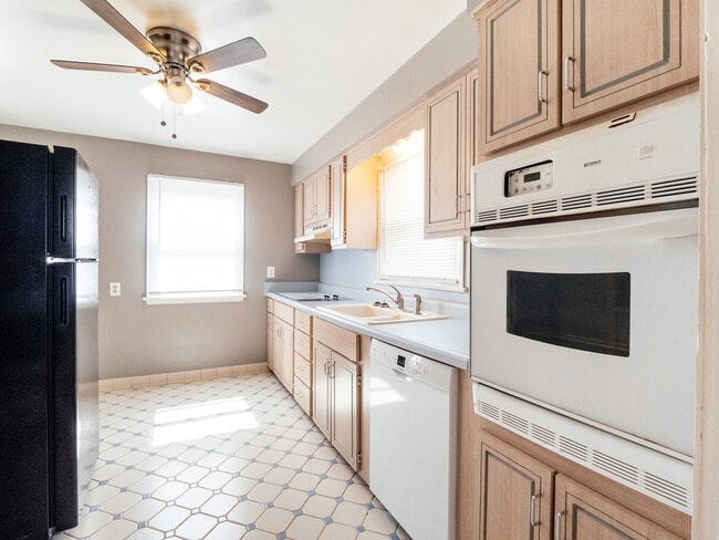 Photo - 1015 Brough Ave