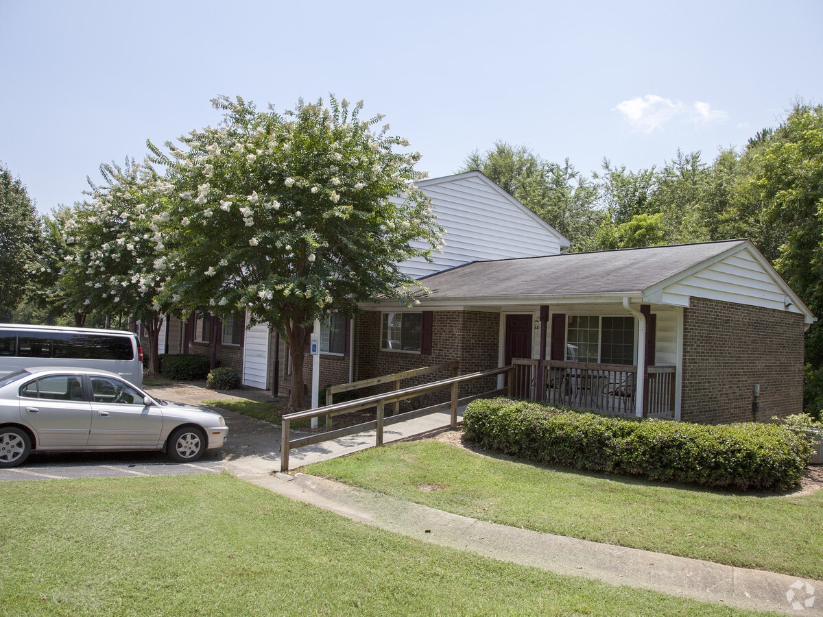 Photo - Green Oaks Apartments
