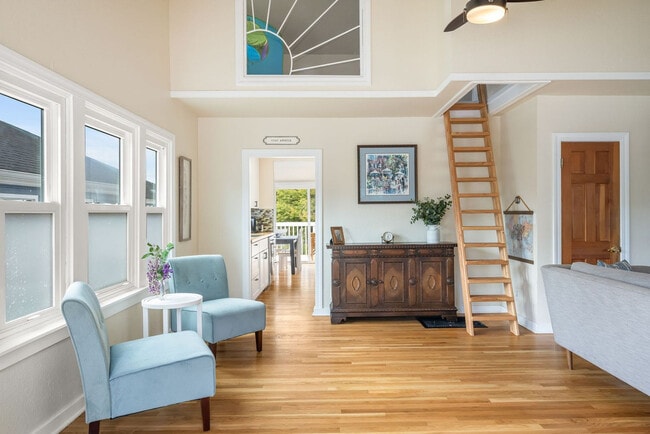 Photo - 4045 45th Ave SW Unidad ID1299301P