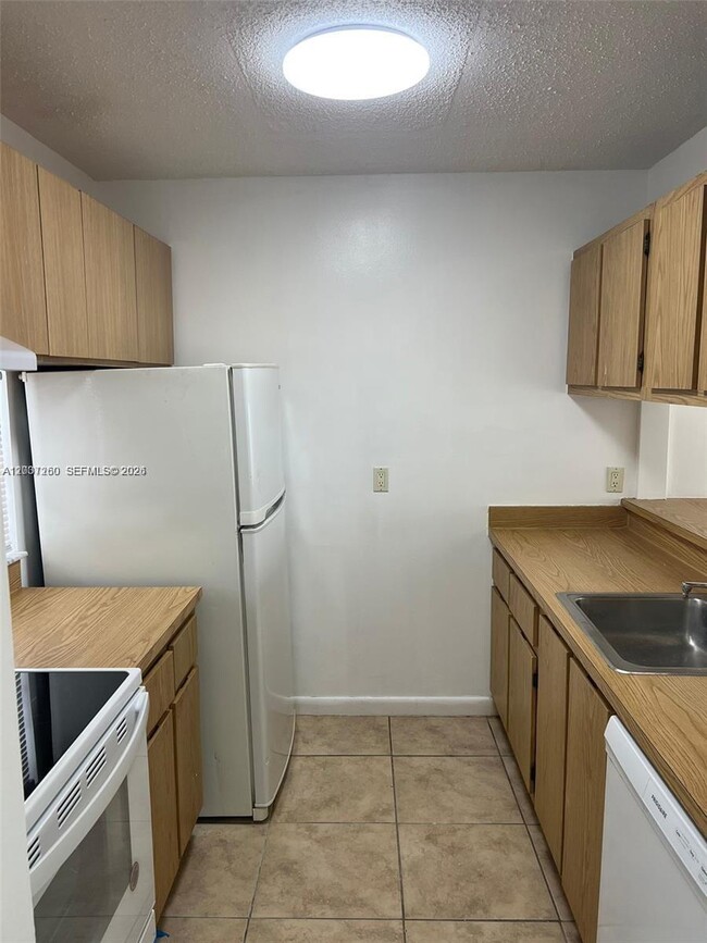Photo - 8610 N Sherman Cir Unidad 504
