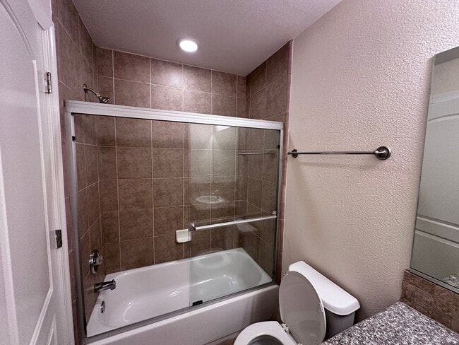 Photo - 165 Lancaster Dr Unidad 2