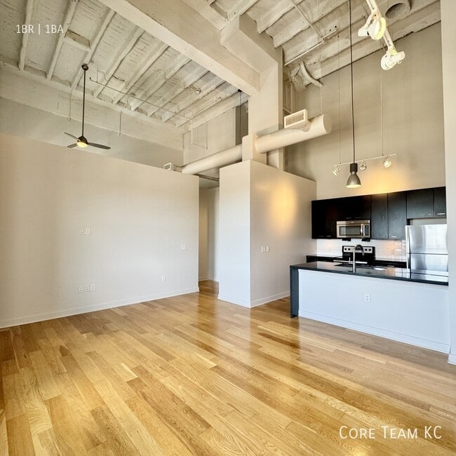 Photo - 217 W Pershing Rd Unidad 1006