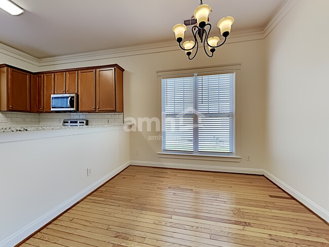 Photo - 206 Hydrangea St