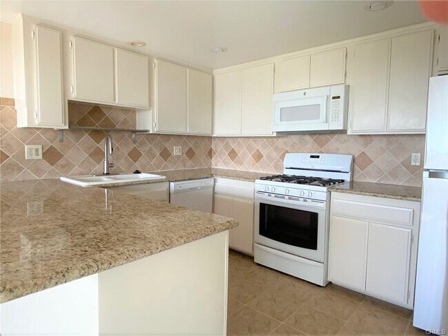 Photo - 537 1/2 Avenue A, Redondo Beach, CA 90277 ...