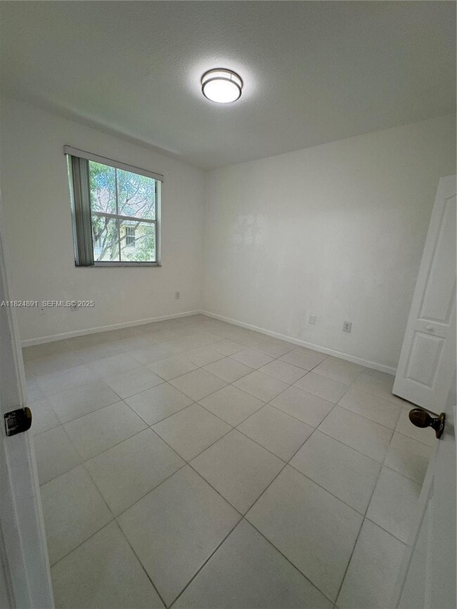 Photo - 1536 SE 25th St Unit 206