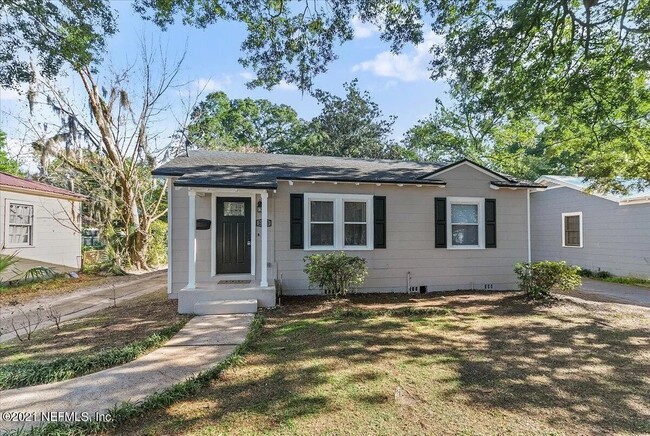 Building Photo - 2253 E Home Park Cir