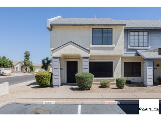 Photo - Stylish 3/2.5 Glendale Townhouse - Gated Community Living!