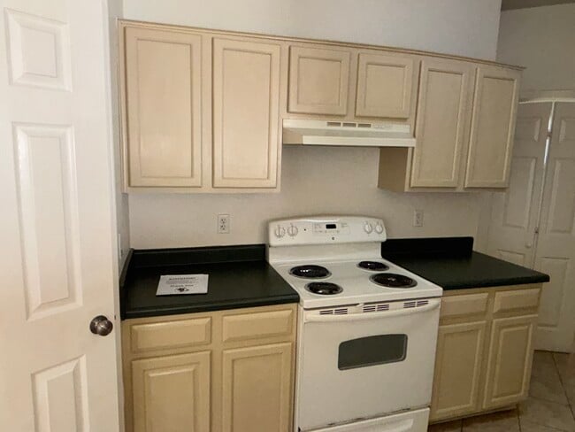 Photo - 2205 Garrett Dr