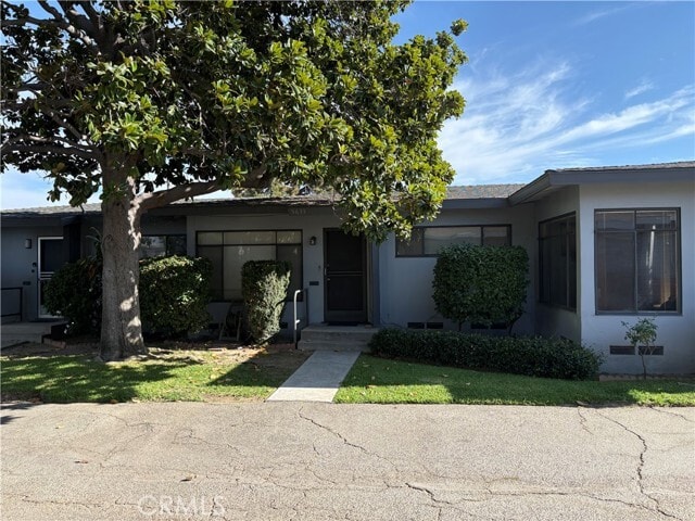 5633 Noel Dr