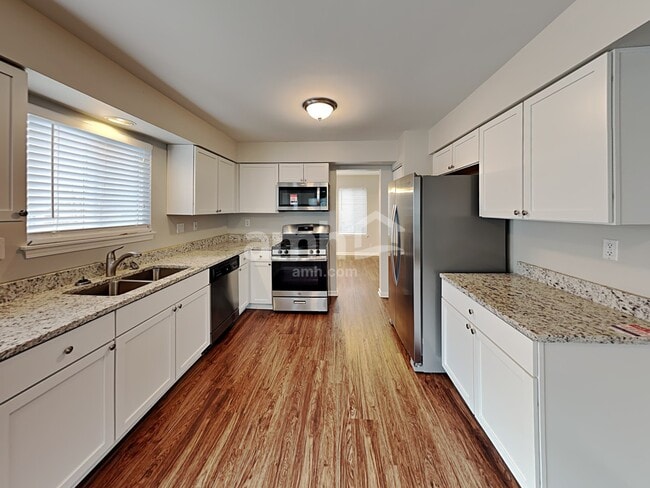 Photo - 21748 W Knollwood Dr