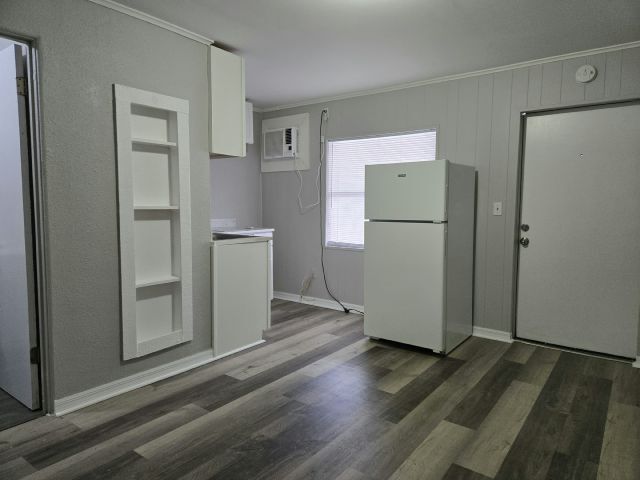 Photo - 12840 Seminole Blvd