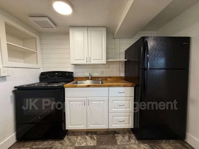 601 5th Ave S Unit 04