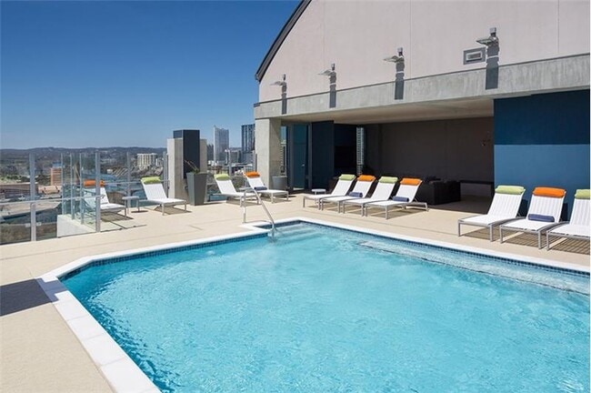 Building Photo - 48 Rainey St Unit S6-41