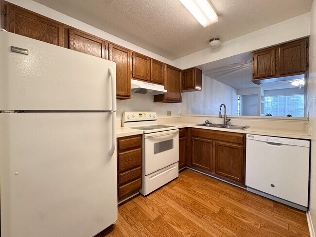 Photo - Manors of Bryn Mawr 2 Bed 2 Bath Condo AVAILABLE NOW!