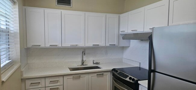Photo - 184 Waltham H