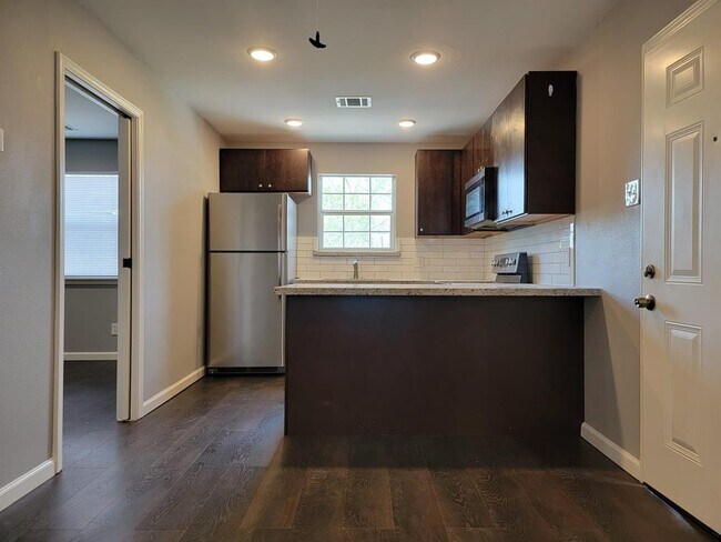 Photo - 1723 Alta Vista St Apartment Unit C