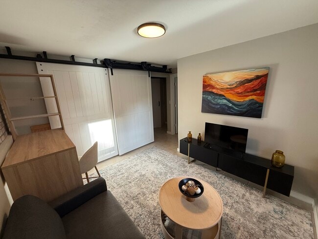 Photo - 805 Heather Dr