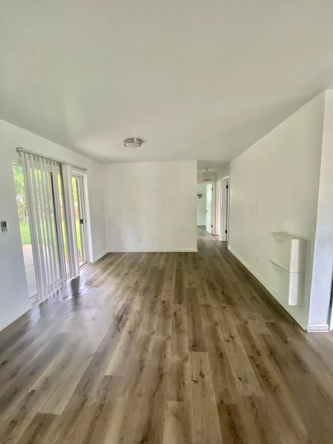 Photo - 2076 7th Ave SW