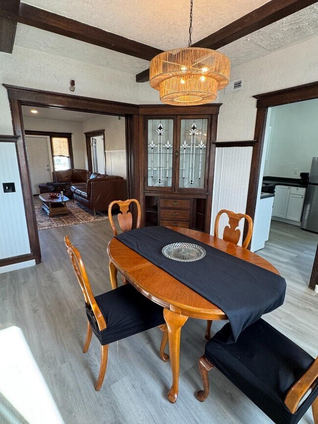 Photo - 504 N Roosevelt Ave