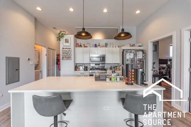 Photo - 2247 W Lawrence Ave Unit 205