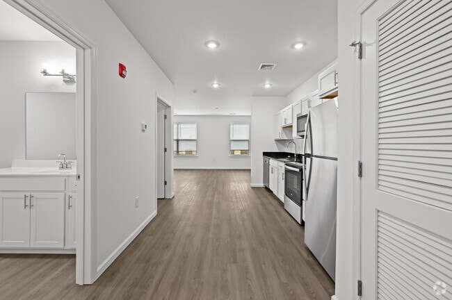 STUDIO, 616 SF