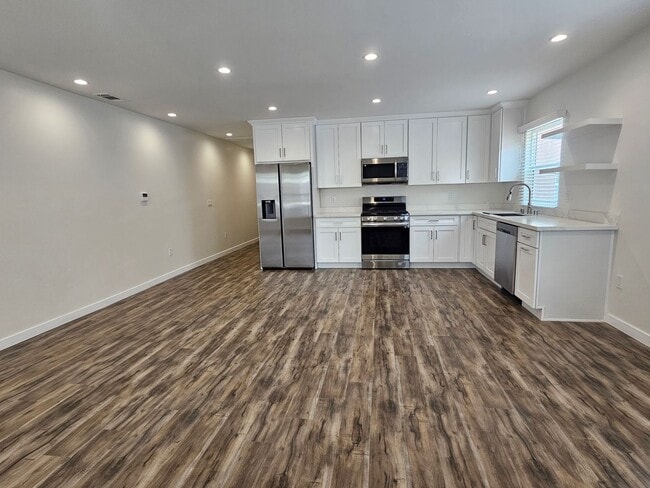 Photo - 1416-1418 E. Windsor Rd. Unidad 1416 E. Windsor Rd.