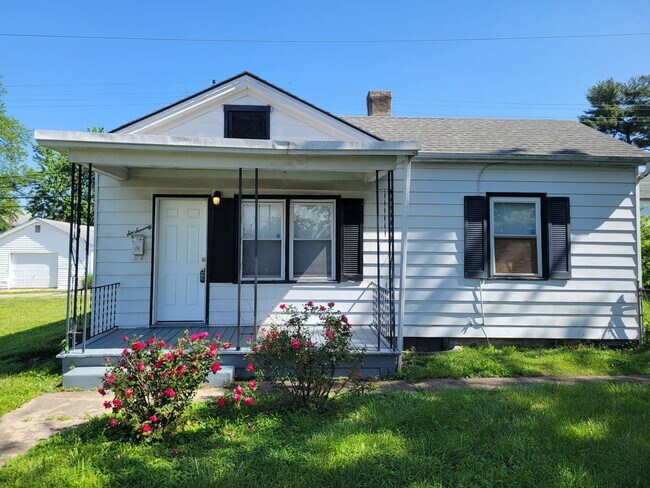 670 Hooven Ave 2BR/1BA (Lindenwald) - 670 Hooven Ave 2BR/1BA (Lindenwald) House