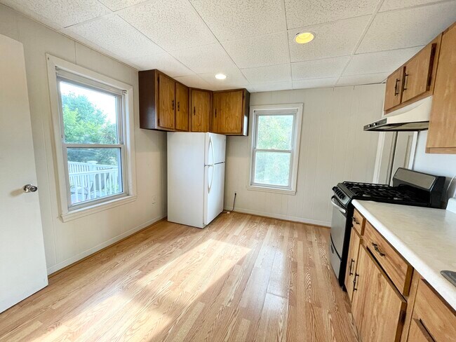 105 Buttonwood St Unit 2