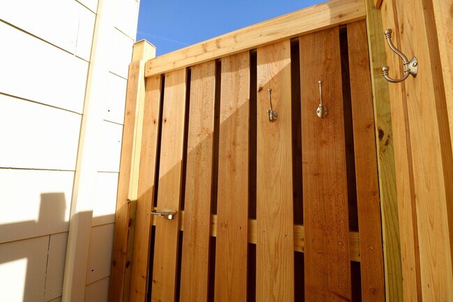 Photo - Furnished Seasonal Beach Rental Cottage - ...