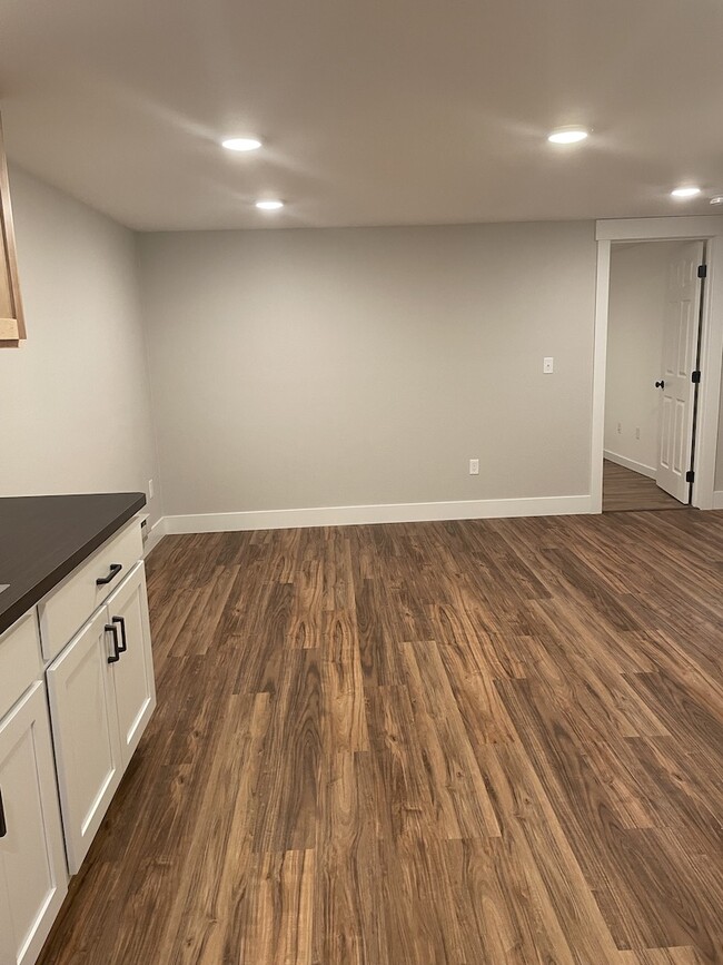 Photo - 1516 W Kent Ave Unidad Basement