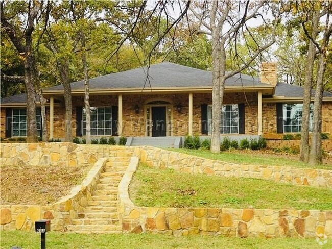 Building Photo - MUST SEE Beautiful Home in North Arlington...