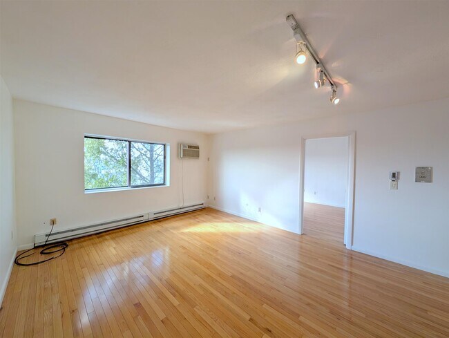 Photo - 10 Roberts St Unit 35