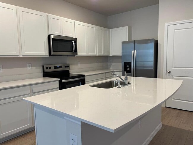 Photo - 11815 Davis Dr