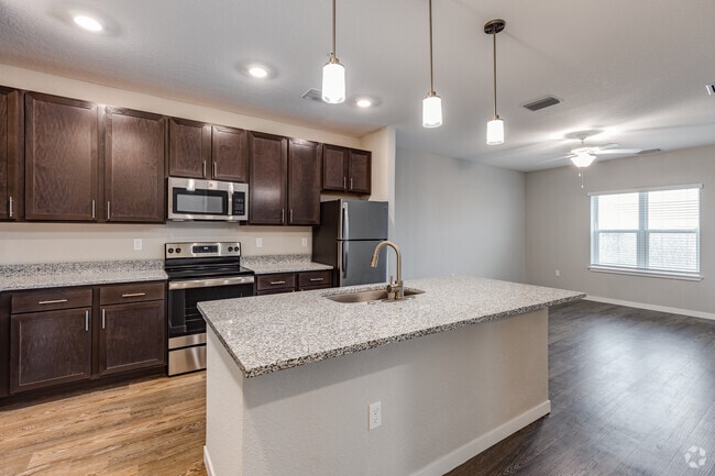 1 BR, 1 BR - 769SF