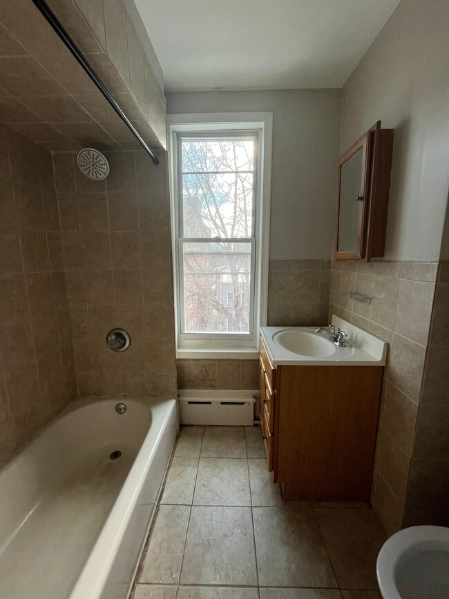 Photo - 65 Laidlaw Ave Unit 3L