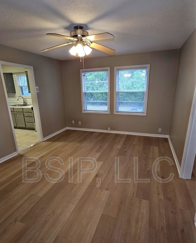 Photo - 1141 NE Chester Ave
