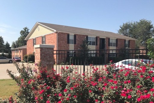 West Pointe Apartments - West Pointe Apartments