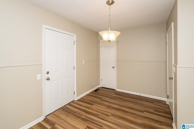 Photo - 448 Sunhill Rd NW