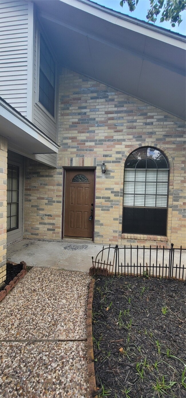 Photo - 20111 Beechview Ln