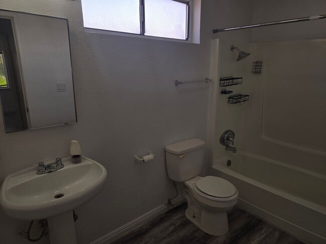 Photo - 1724 Breckenwood Ct Unit 4