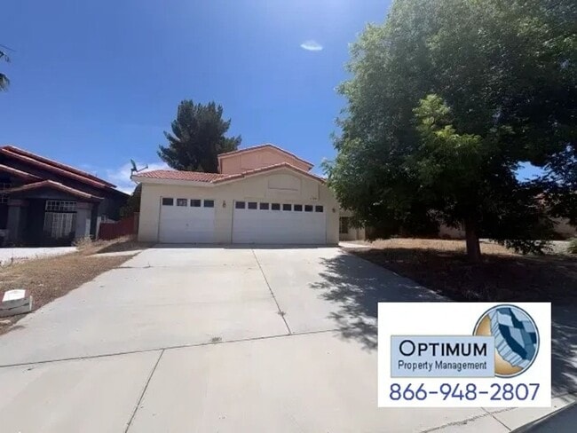 Building Photo - Spacious 4-Bedroom Home with Downstairs Bedroom & Brand-New Carpet