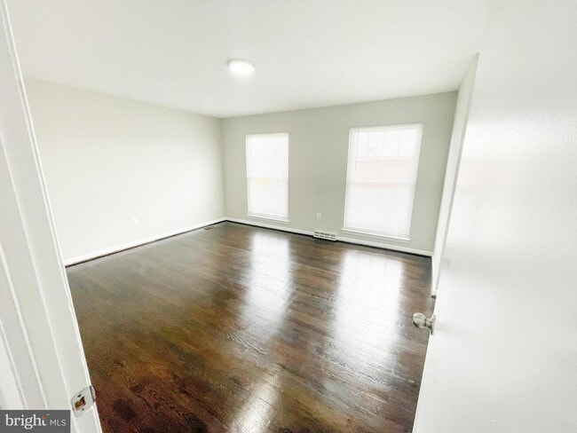 Photo - 610 Suffolk Ave