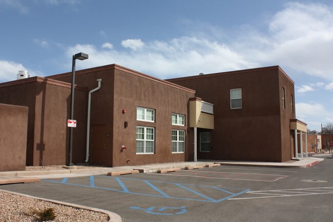Villa Alegre Apartments For Rent In Santa Fe Nm Forrent Photo Villa Alegre Apartments