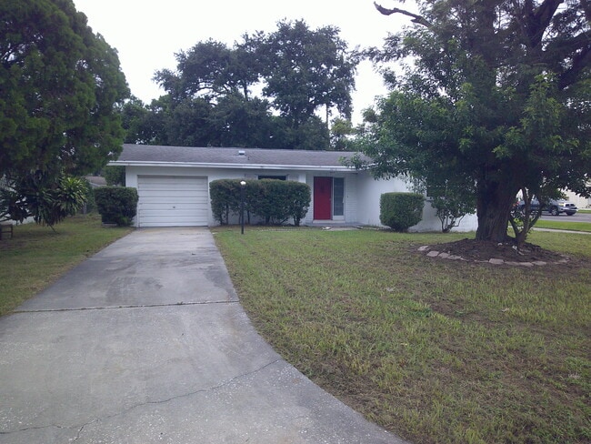 Building Photo - 3076 Grand View Ave Rental