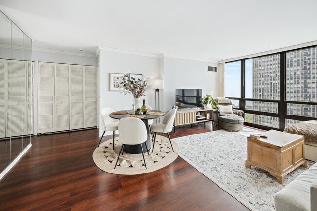 Photo - 1636 N Wells St Unit 3107