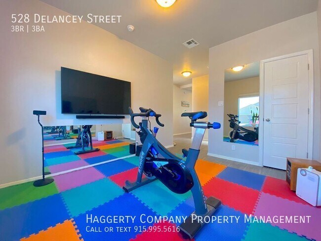 Photo - 528 Delancey St